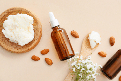 مواد طبیعی مانند روغن بهبود دهنده پوست حساس